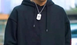 最新爆料精神小伙照片,最新照片曝光，网友热议不已！